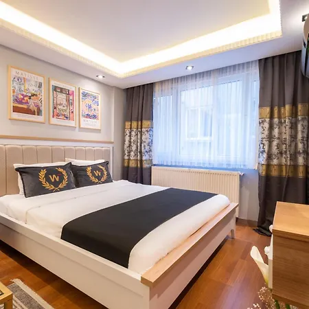 Fulya Sueit Istambul